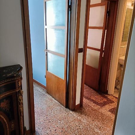 Sun Studio Apartment Bologna Bagian luar foto