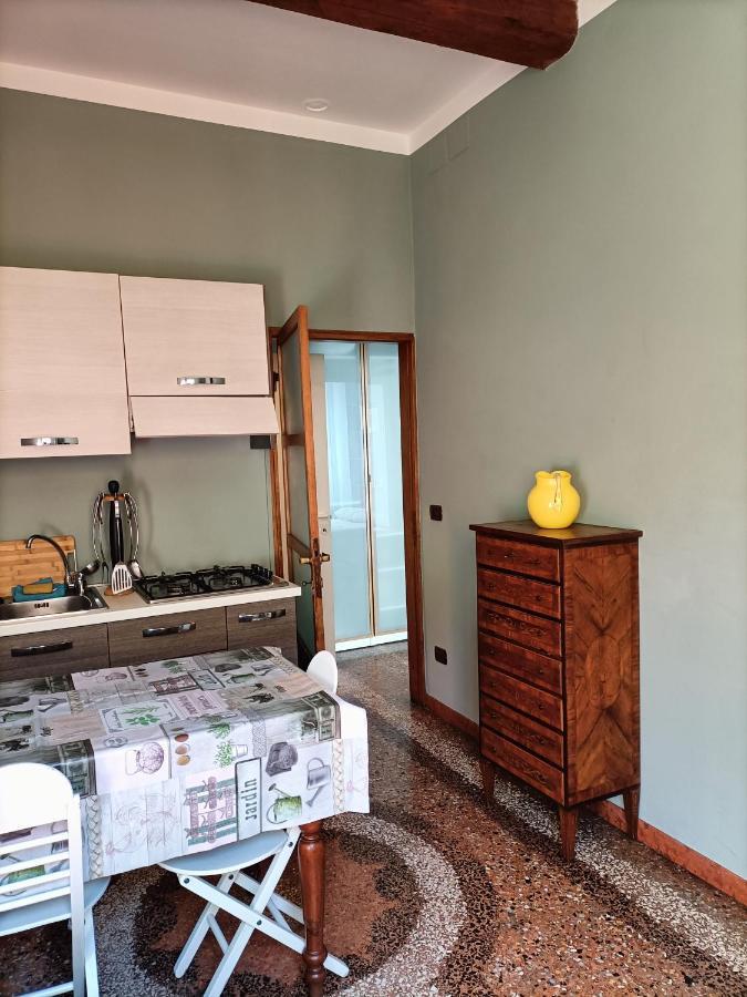 Sun Studio Apartment Bologna Bagian luar foto