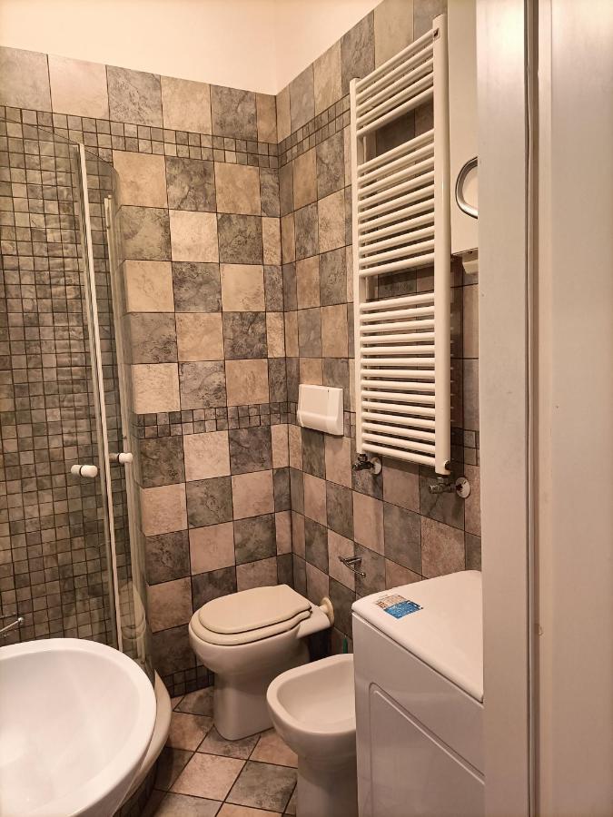 Sun Studio Apartment Bologna Bagian luar foto