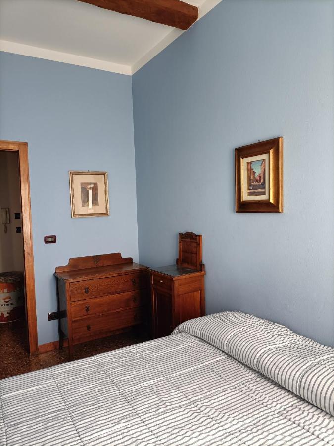 Sun Studio Apartment Bologna Bagian luar foto